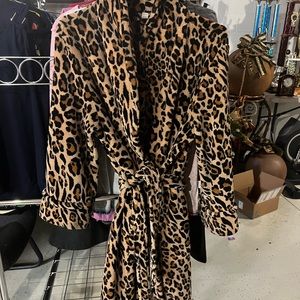 Ladies Leopard Robe - So warm and plush!